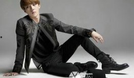 韩网最新爆料吴世勋图片,韩网热议颜值与魅力并存！